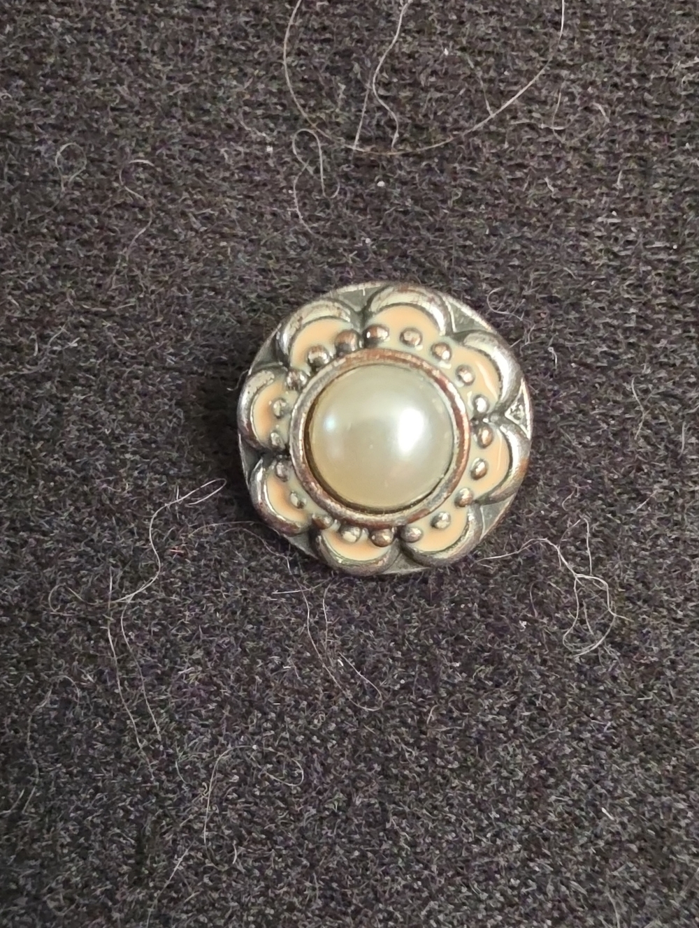 STYLE DOTS - Original - Pearl Center Floral Snap - Cream and Silver